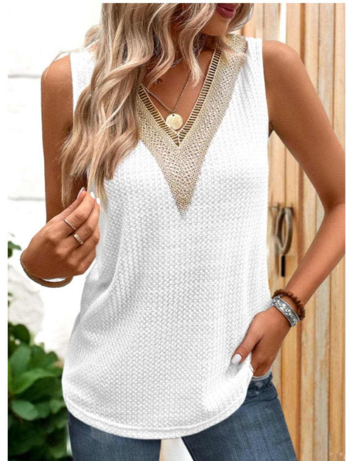 Lace v-neck tank top with stretch - Love Salve